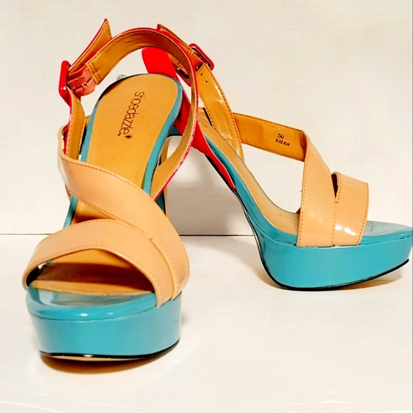 ShoeDazzle in these - Picture 2 of 3